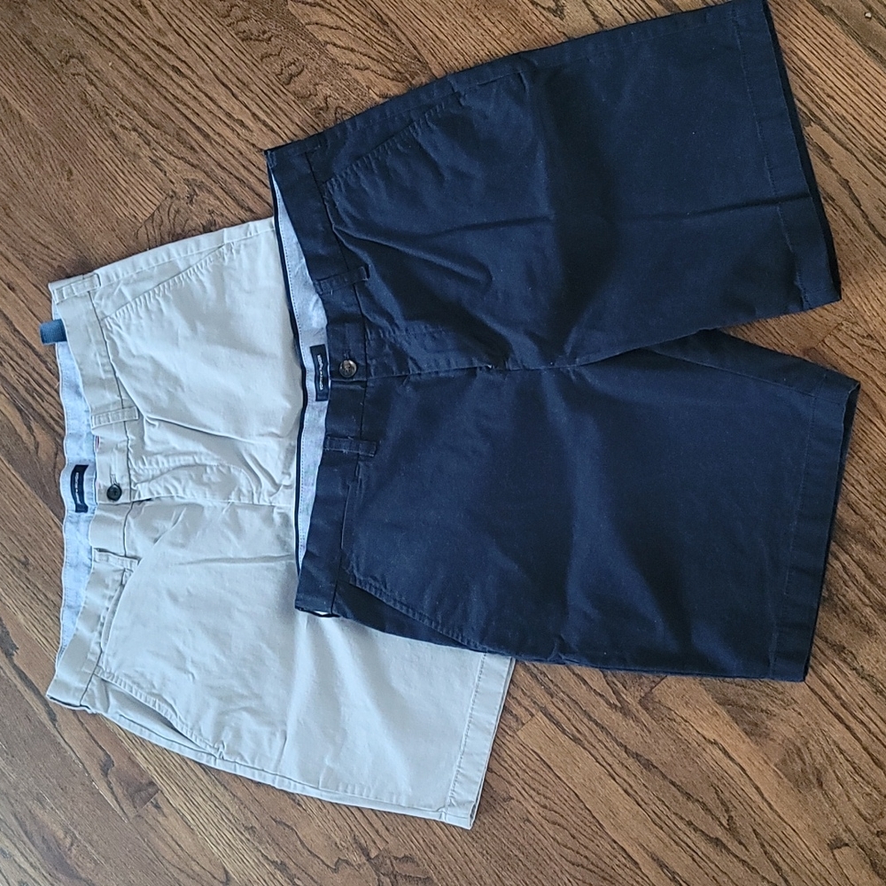 2 pair of Tommy Hilfiger men shorts size 38
